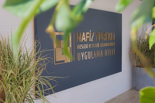 NafizYurekli_0005_MOWC3209 NafizYurekli_0005_MOWC3209